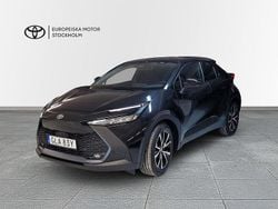 Svart Ny 2025 Toyota C-HR Style SUV | 354 900 kr (Marknadspris)
