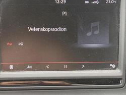 Svart Begagnad 2016 VW Polo Halvkombi | 120 000 kr (Marknadspris)