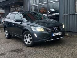 Grå Begagnad 2017 Volvo XC60 Momentum SUV | 169 900 kr (Marknadspris)