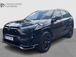Svart Begagnad 2024 Toyota RAV4 Hybrid Sport SUV | 559 900 kr (Marknadspris)