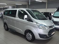 Grå Begagnad 2015 Ford Tourneo Custom Van | 179 900 kr (Marknadspris)