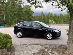 Svart Begagnad 2011 Ford Focus Trend Halvkombi | 53 500 kr (Marknadspris)