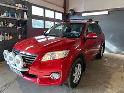 Mörkröd (röd) Begagnad 2012 Toyota RAV4 Multidrive S SUV | 109 900 kr (Marknadspris)