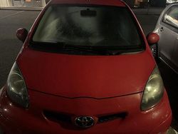 Röd Begagnad 2010 Toyota Aygo Halvkombi | 25 000 kr (Marknadspris)