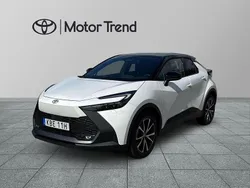 Vit Begagnad 2025 Toyota C-HR Style SUV | 434 900 kr (Marknadspris)