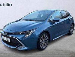 Blå Begagnad 2020 Toyota Corolla Hybrid Executive Halvkombi | 249 900 kr (Marknadspris)