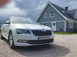 Vit Begagnad 2017 Skoda Superb Kombi | 119 000 kr (Bra pris)