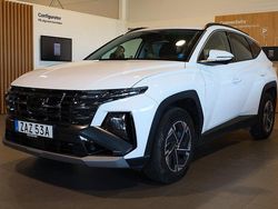Vit Begagnad 2025 Hyundai Tucson Essential SUV | 399 900 kr (Marknadspris)