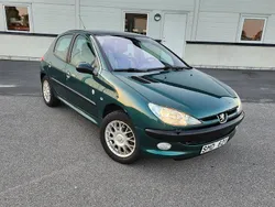 Grön Begagnad 2001 Peugeot 206 Roland Garros Halvkombi | 17 900 kr (Marknadspris)