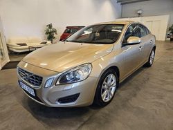 Ljusbrun Begagnad 2010 Volvo S60 Momentum Sedan | 79 900 kr (Marknadspris)
