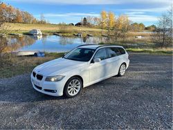 Vit Begagnad 2012 BMW 320 Shadowline Kombi | 84 000 kr (Bra pris)