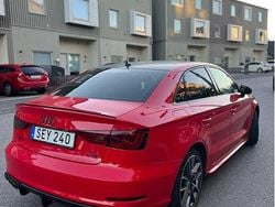 Röd Begagnad 2016 Audi A3 Attraction Sedan | 175 000 kr (Marknadspris)