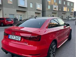 Röd Begagnad 2016 Audi A3 Attraction Sedan | 175 000 kr (Marknadspris)