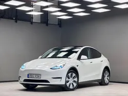 Vit Begagnad 2023 Tesla Model Y Long Range AWD SUV | 449 900 kr