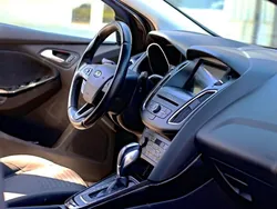 Grå Begagnad 2017 Ford Focus Titanium Kombi | 99 900 kr (Bra pris)