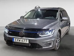 Mörkgrå Begagnad 2016 VW Passat GTE Kombi | 134 900 kr (Marknadspris)
