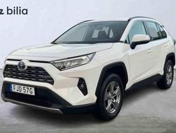 Vit Begagnad 2024 Toyota RAV4 Hybrid Active SUV | 399 900 kr (Marknadspris)