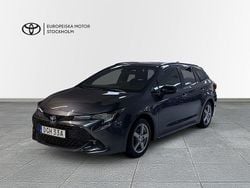 Mörkgrå Begagnad 2023 Toyota Corolla Active Kombi | 274 900 kr (Marknadspris)