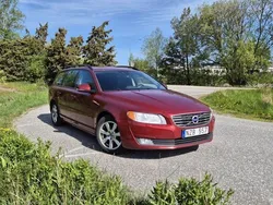 Röd Begagnad 2014 Volvo V70 Kinetic Kombi | 97 985 kr (Marknadspris)