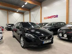 Svart Begagnad 2013 Volvo V40 Momentum Kombi | 94 900 kr (Marknadspris)