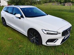 Vit Begagnad 2021 Volvo V60 Momentum Kombi | 295 000 kr (Bra pris)