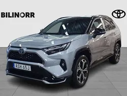 Grå Begagnad 2023 Toyota RAV4 Hybrid Style SUV | 549 900 kr (Dyr)