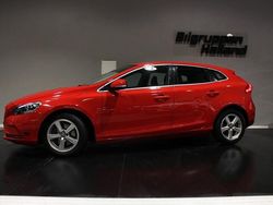 Röd Begagnad 2012 Volvo V40 Momentum Halvkombi | 129 900 kr (Marknadspris)