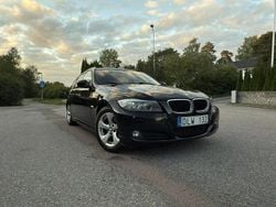 Svart Begagnad 2011 BMW 320 Comfort Edition Kombi | 75 000 kr (Bra pris)