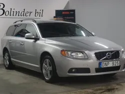 Ljusgrå Begagnad 2012 Volvo V70 Momentum Kombi | 99 800 kr (Marknadspris)