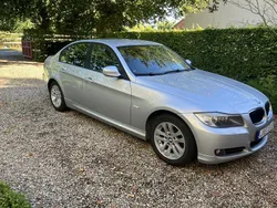 Grå Begagnad 2010 BMW 318 Comfort Edition Sedan | 49 000 kr (Marknadspris)