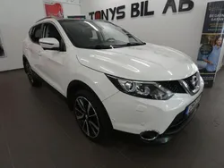 Vit Begagnad 2015 Nissan Qashqai SUV | 94 900 kr (Bra pris)