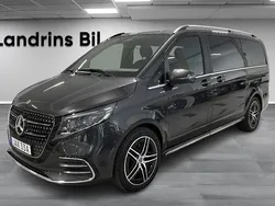 Mörkgrå Begagnad 2024 Mercedes V300 AMG line Minibuss | 939 900 kr