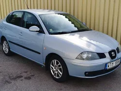 Ljusblå (blå) Begagnad 2005 Seat Cordoba Sedan | 10 900 kr