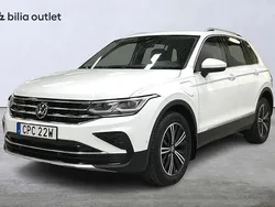 Vit Begagnad 2022 VW Tiguan Elegance SUV | 294 900 kr (Superpris)