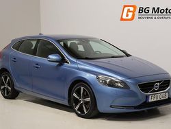 Blå Begagnad 2015 Volvo V40 Halvkombi | 134 500 kr (Marknadspris)
