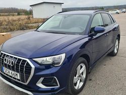 Blå Begagnad 2022 Audi Q3 Advanced SUV | 289 000 kr (Marknadspris)