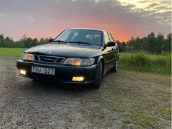 Svart Begagnad 2002 Saab 9-3 Halvkombi | 15 000 kr (Lite dyr)