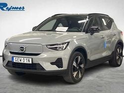 Grå Begagnad 2024 Volvo XC40 Core SUV | 398 900 kr