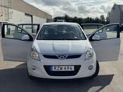 Vit Begagnad 2012 Hyundai i20 Premium Halvkombi | 50 000 kr (Marknadspris)