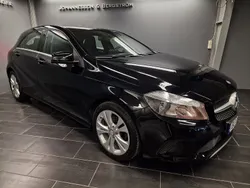 Svart Begagnad 2017 Mercedes A180 Halvkombi | 174 500 kr (Marknadspris)