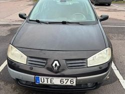 Svart Begagnad 2004 Renault Mégane II Halvkombi | 29 500 kr (Bra pris)