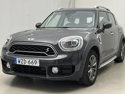 Grå Begagnad 2018 Mini Countryman Essential SUV | 216 000 kr