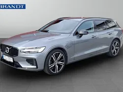 Grå Begagnad 2021 Volvo V60 R-Design Kombi | 379 900 kr (Marknadspris)