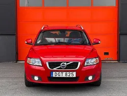 Röd Begagnad 2012 Volvo V50 Momentum Kombi | 59 900 kr (Marknadspris)
