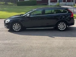 Svart Begagnad 2015 Volvo V60 Momentum Kombi | 105 000 kr (Superpris)