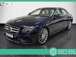 Mörkblå (blåmetallic) Begagnad 2016 Mercedes E220 AMG Sedan | 299 900 kr (Dyr)