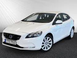 Vit Begagnad 2014 Volvo V40 Kinetic Kombi | 104 400 kr (Marknadspris)