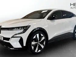 Vit (white) Begagnad 2023 Renault Mégane Halvkombi | 334 900 kr (Marknadspris)