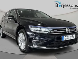 Svart Begagnad 2017 VW Passat GTE Kombi | 195 000 kr (Marknadspris)