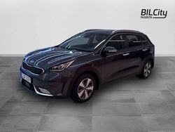 Grå Begagnad 2017 Kia Niro SUV | 169 900 kr (Marknadspris)